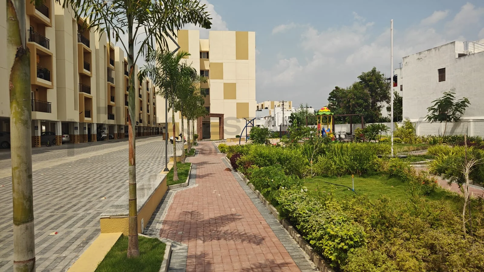 Casa Next town photo 2