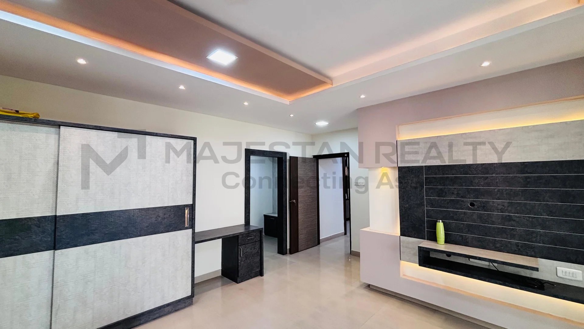 Coral Roselin Apartment photo 8