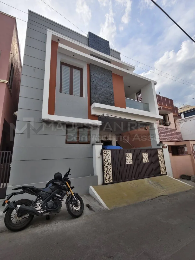 Niravv mouni house