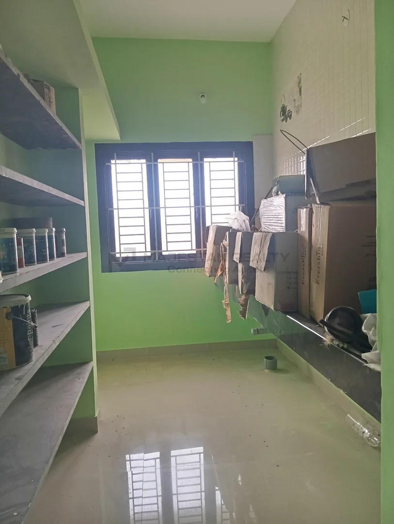 4BHK Individual House In SISH Colony photo 5