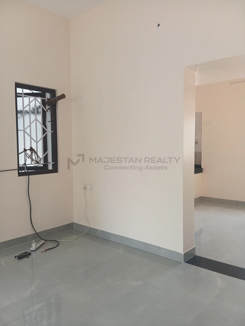 Senthil Rental portion photo 4