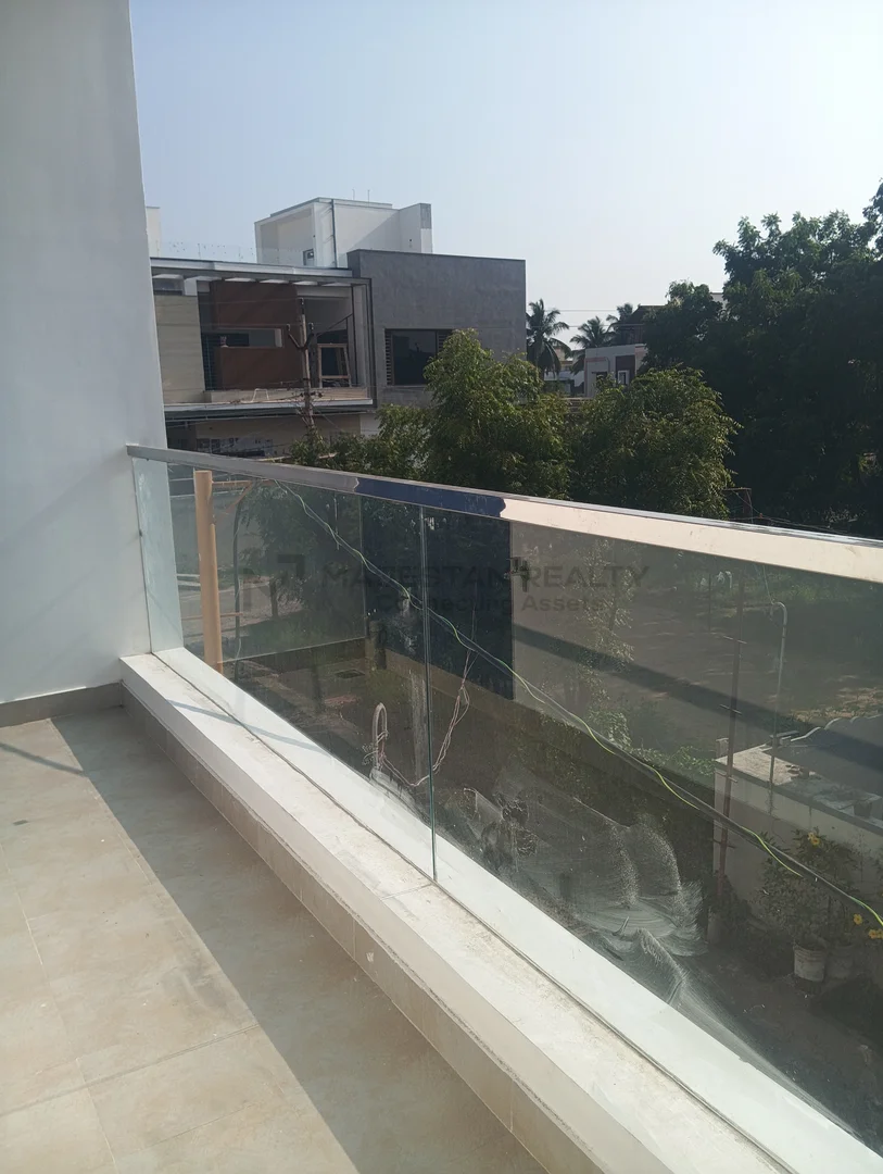 Senthil Rental portion photo 17